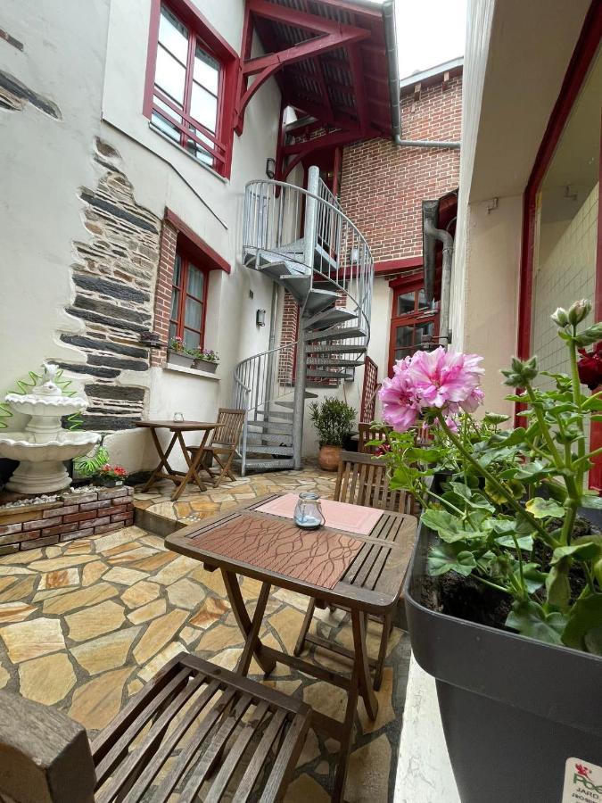 Hotel Du Chateau Vitre  Exterior photo